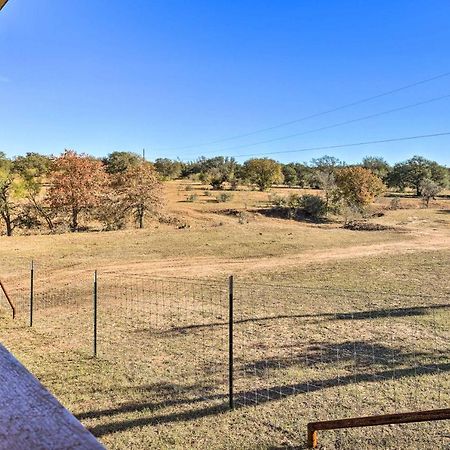 Cozy Fredericksburg Studio Near Wineries! エクステリア 写真