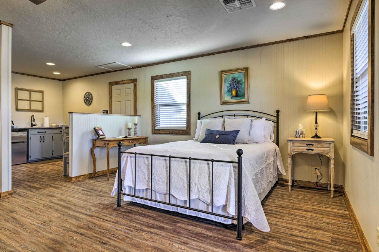Cozy Fredericksburg Studio Near Wineries! エクステリア 写真