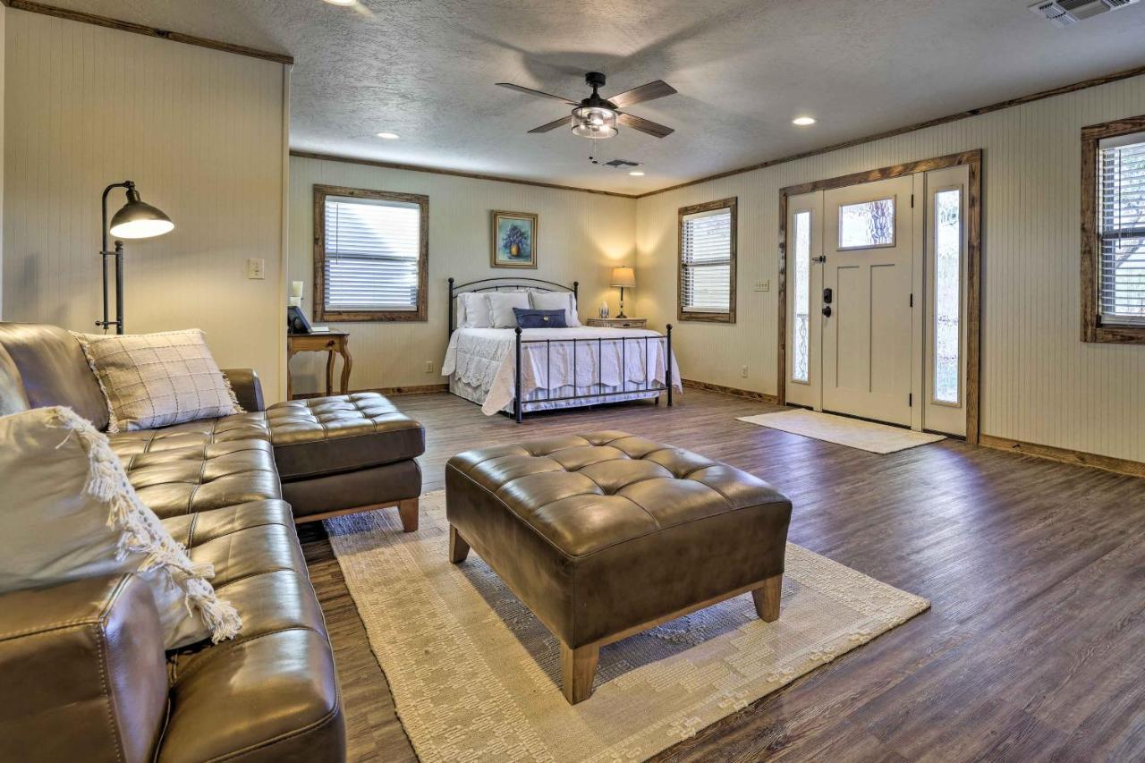 Cozy Fredericksburg Studio Near Wineries! エクステリア 写真
