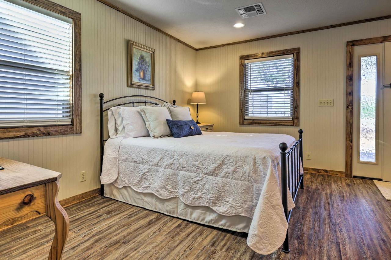 Cozy Fredericksburg Studio Near Wineries! エクステリア 写真