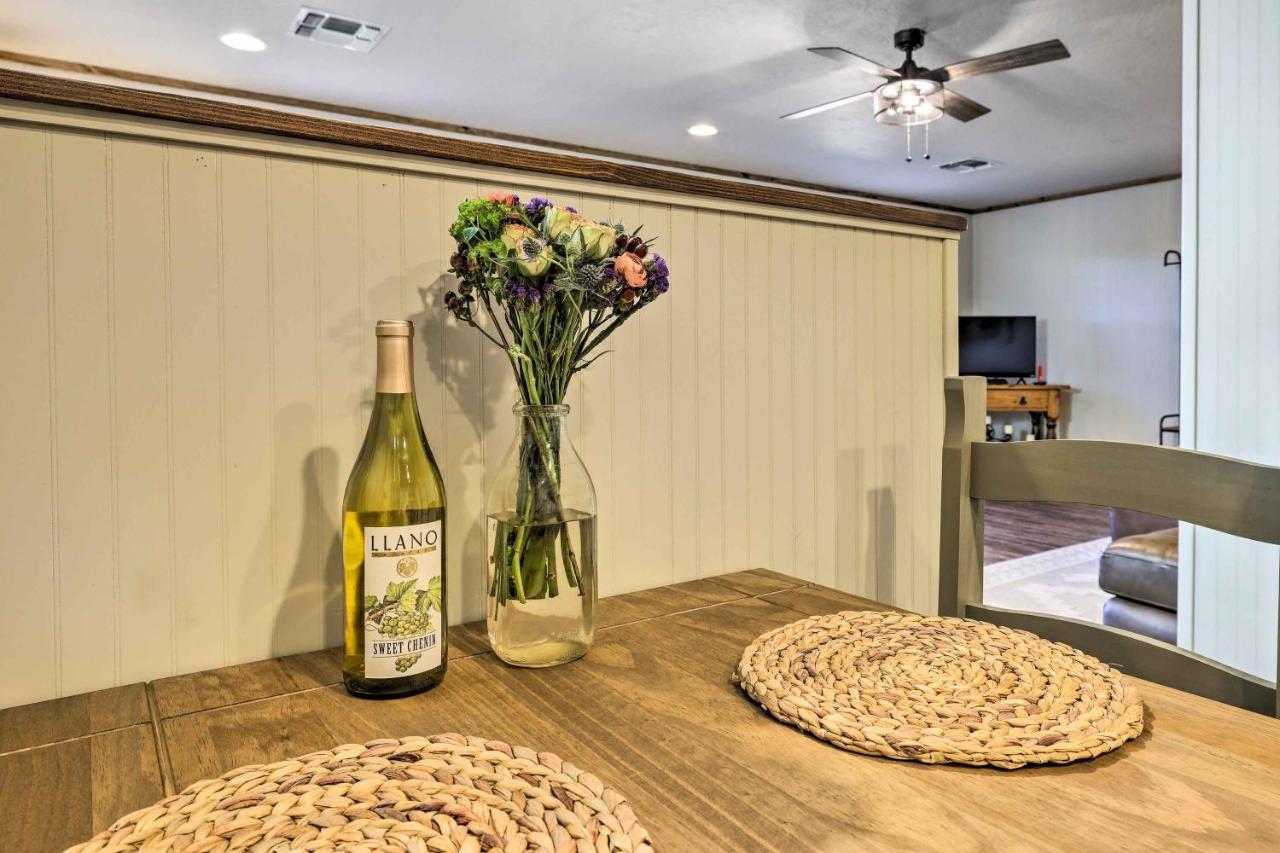 Cozy Fredericksburg Studio Near Wineries! エクステリア 写真
