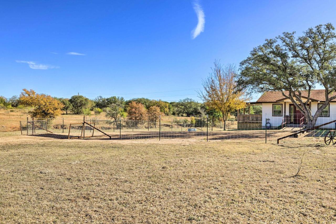 Cozy Fredericksburg Studio Near Wineries! エクステリア 写真