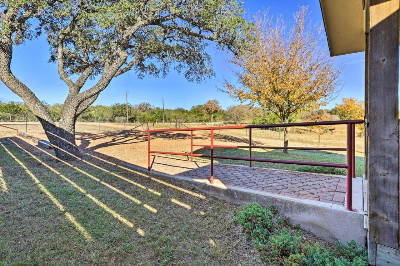 Cozy Fredericksburg Studio Near Wineries! エクステリア 写真